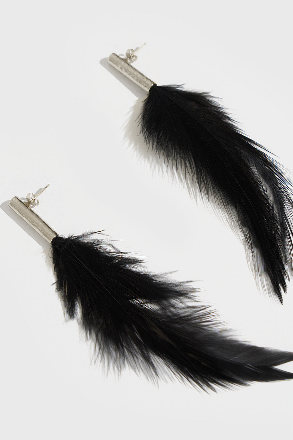 Aros de Metal y Plumas Naturales