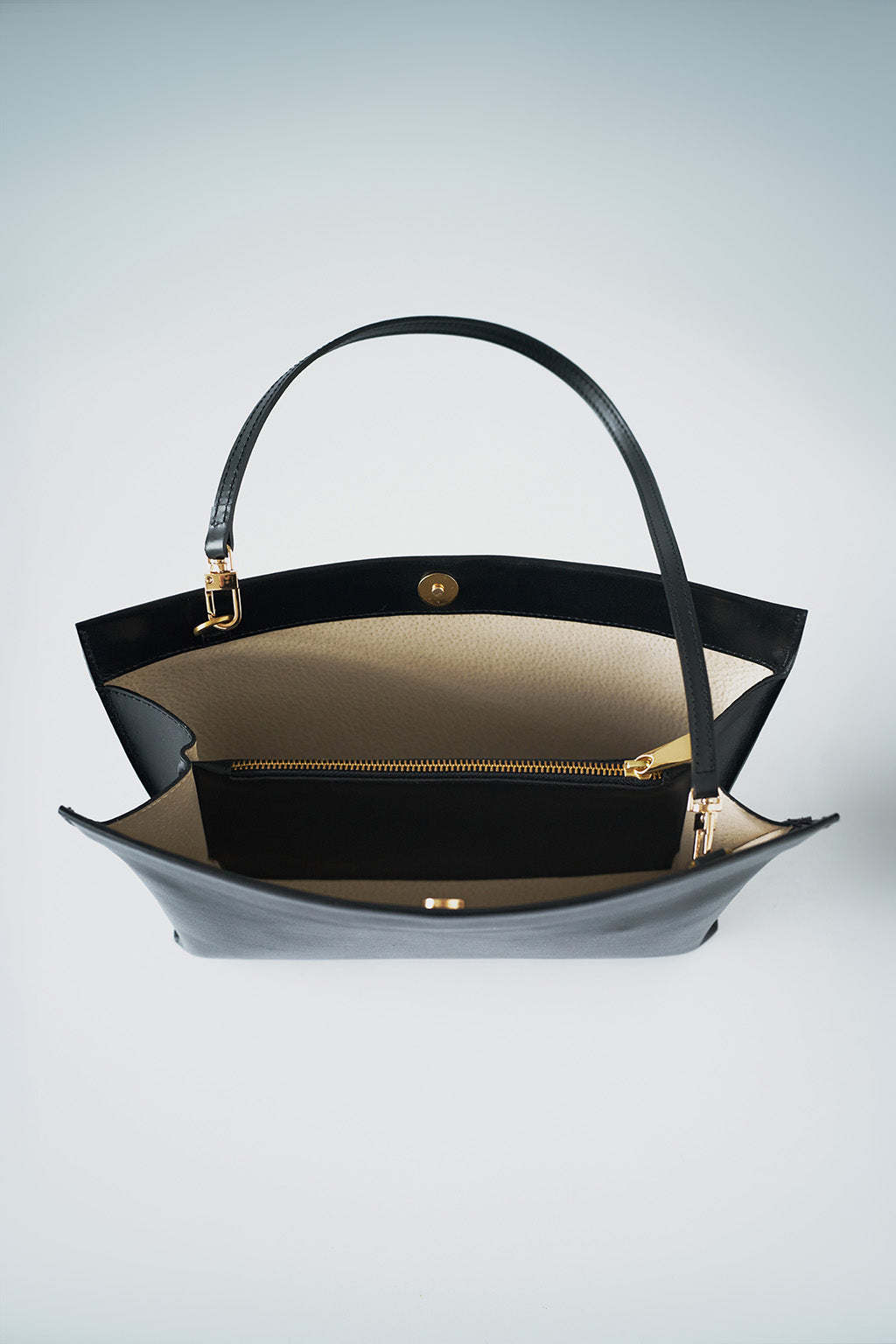 Cartera María Negra con Perlas (Edición Especial)