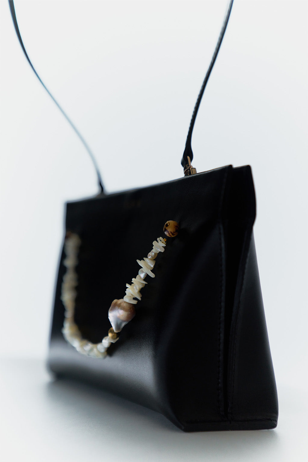 Cartera María Negra con Perlas (Edición Especial)